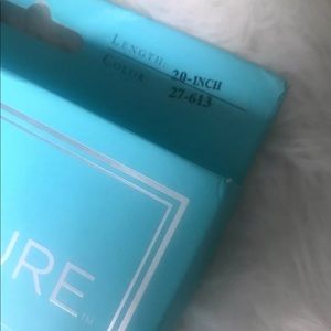 Halocouture halo hair extension 
Color 27-613